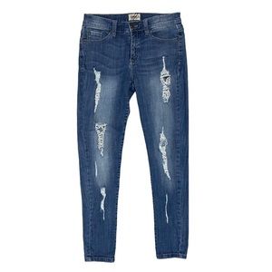 Distressed skinny jeans